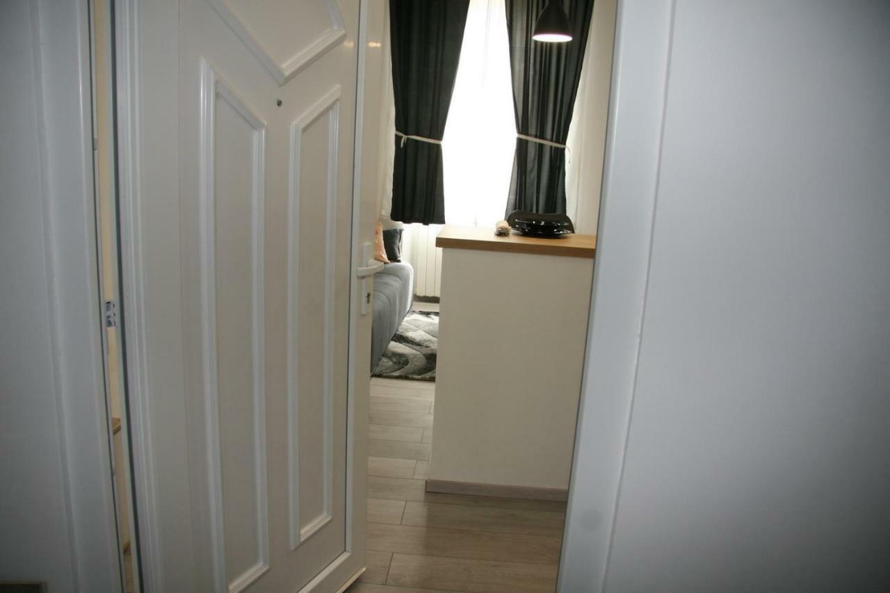 Stylish Apartment In City Center Pula Zewnętrze zdjęcie