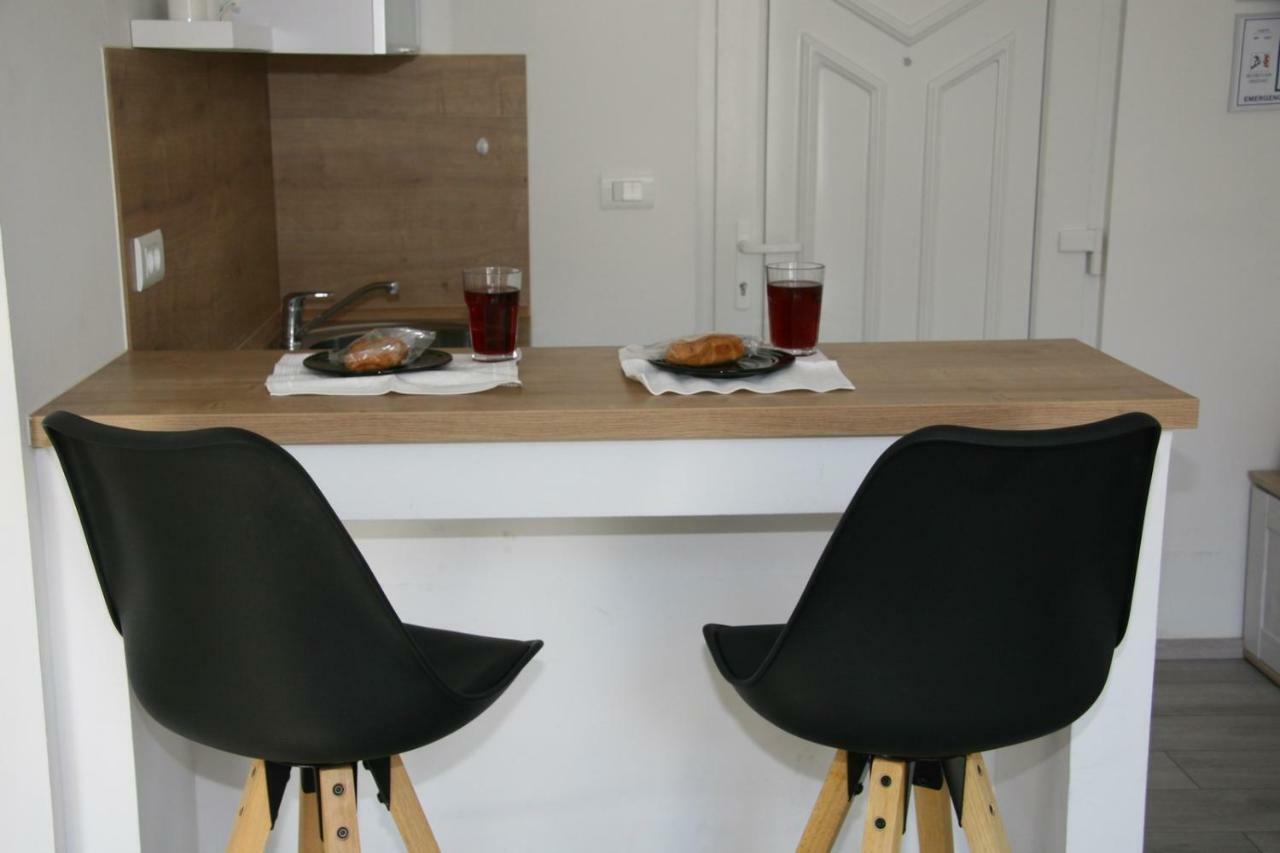 Stylish Apartment In City Center Pula Zewnętrze zdjęcie